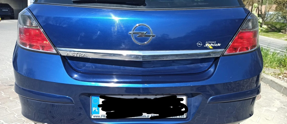 Opel Astra cena 14800 przebieg: 123000, rok produkcji 2009 z Gdynia małe 781